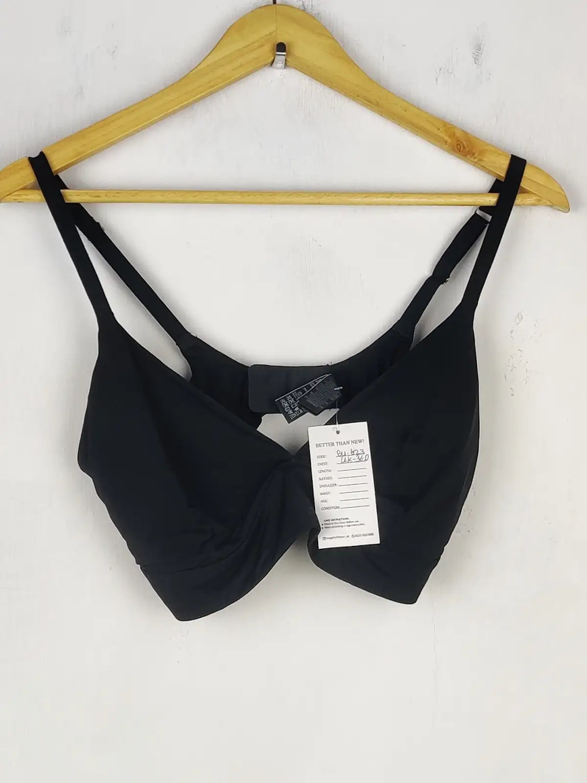Buy online pre-used pre-loved 100% authentic & Original branded Marks & Spencer , Uk 36D (BU-623) available in Pakistan. Top international brands avilable.