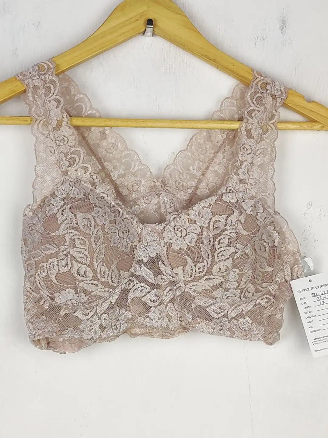 Buy online pre-used pre-loved 100% authentic & Original branded Unknown Brand (BU-628) available in Pakistan. Top international brands avilable.