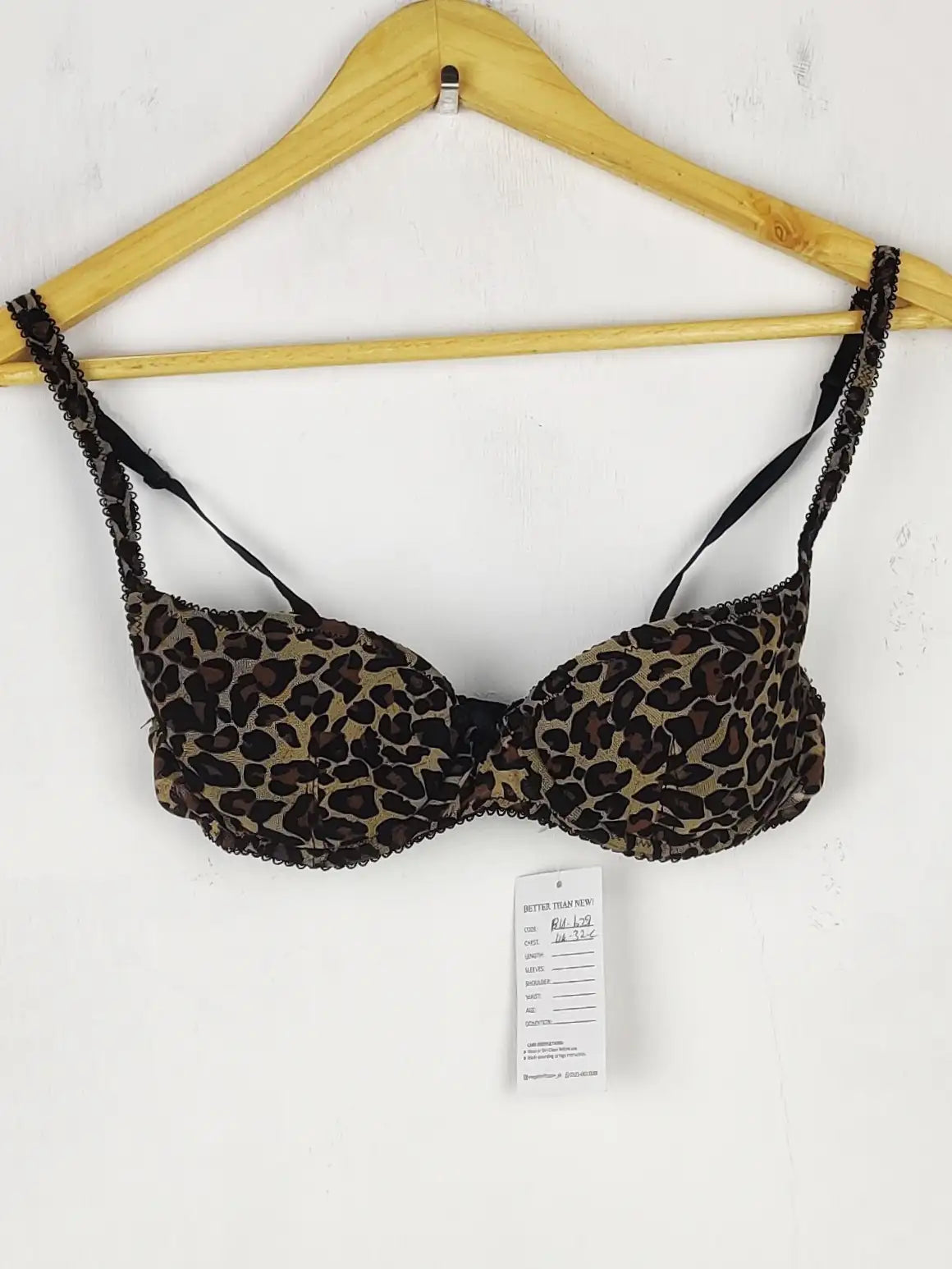 Buy online pre-used pre-loved 100% authentic & Original branded Topshop , Uk 32C (BU-629) available in Pakistan. Top international brands avilable.