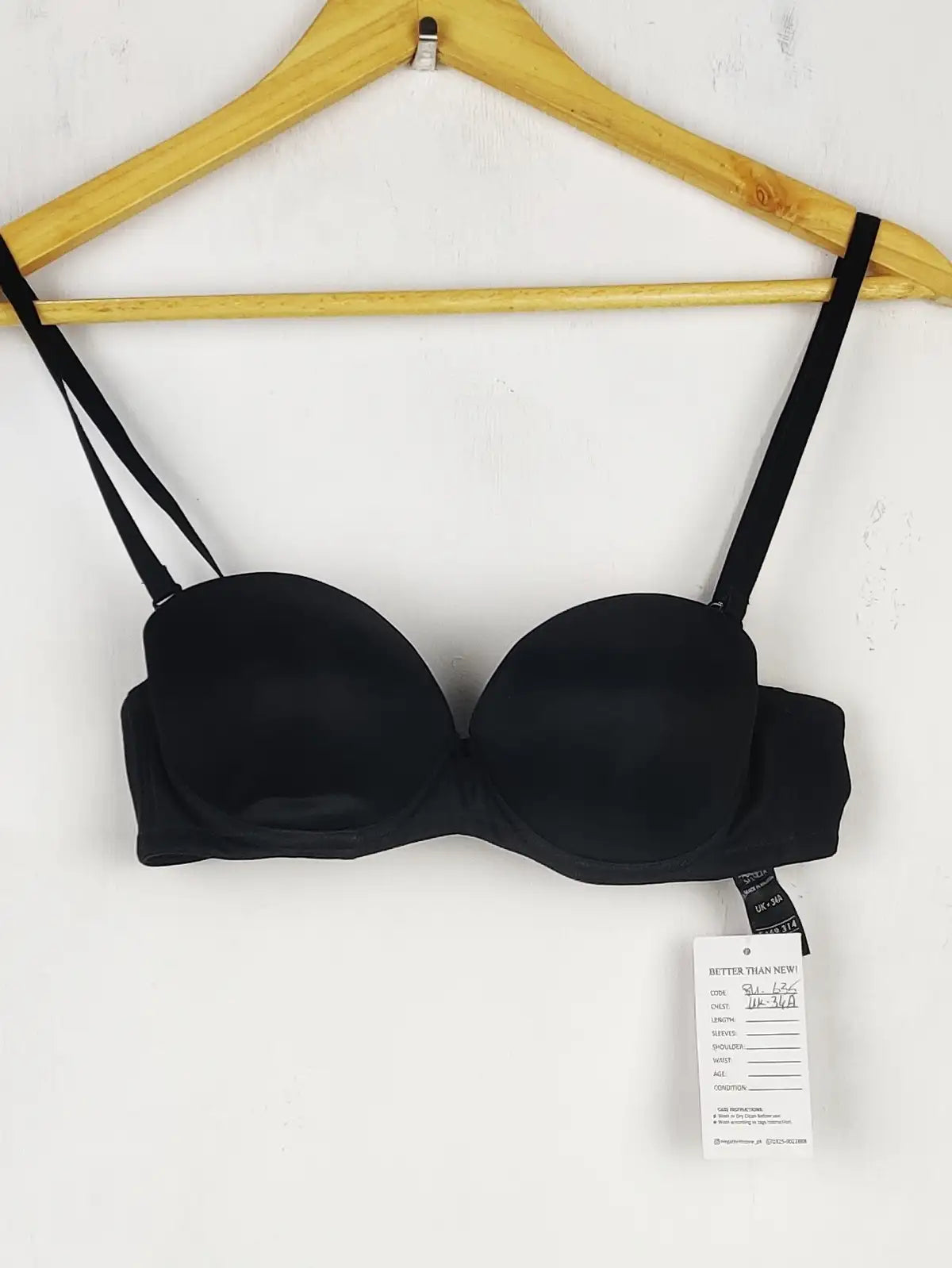Buy online pre-used pre-loved 100% authentic & Original branded Marks & Spencer,Uk 34A (BU-635) available in Pakistan. Top international brands avilable.