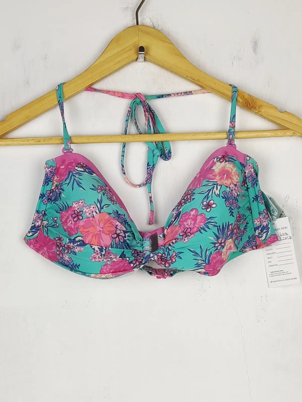 Buy online pre-used pre-loved 100% authentic & Original branded Ocean Club,Uk 16 (BU-638) available in Pakistan. Top international brands avilable.