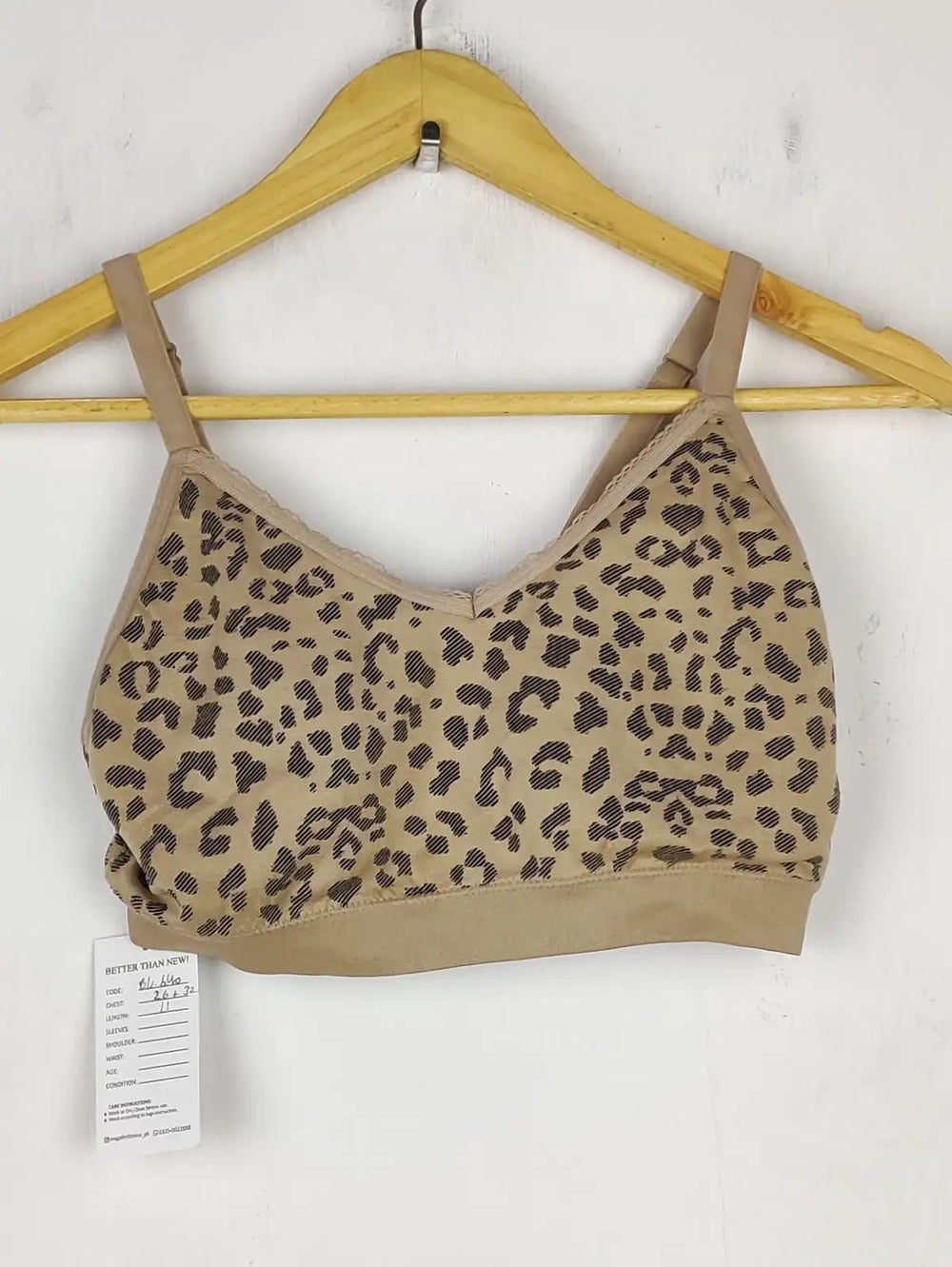 Buy online pre-used pre-loved 100% authentic & Original branded Unknown Brand (BU-640) available in Pakistan. Top international brands avilable.