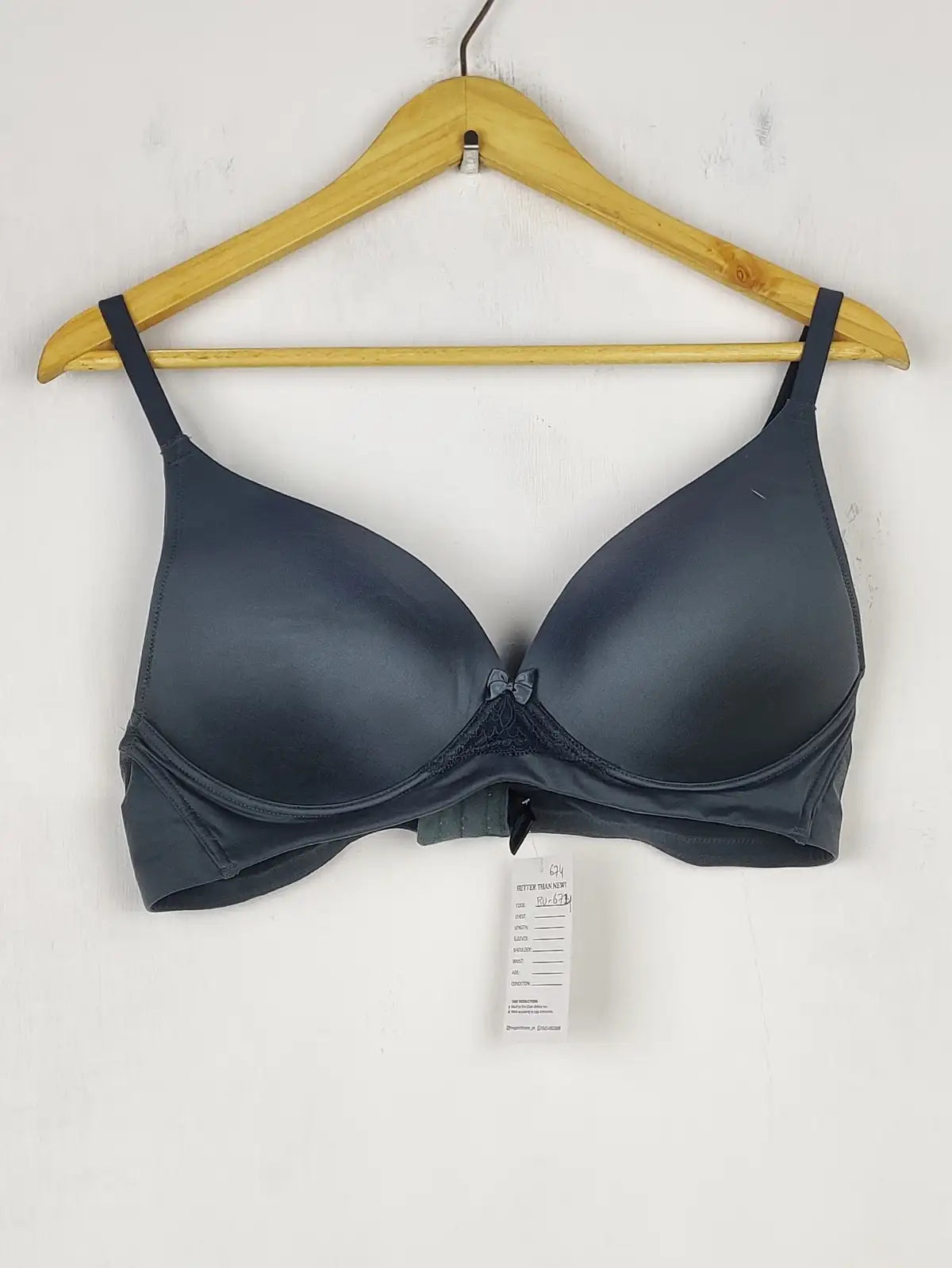 Buy online pre-used pre-loved 100% authentic & Original branded Tu,Uk 38B (BU-674) available in Pakistan. Top international brands avilable.