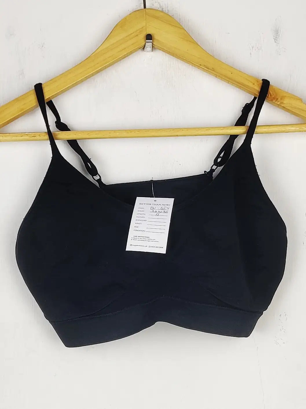 Buy online pre-used pre-loved 100% authentic & Original branded Unknown Brand (BU-684) available in Pakistan. Top international brands avilable.