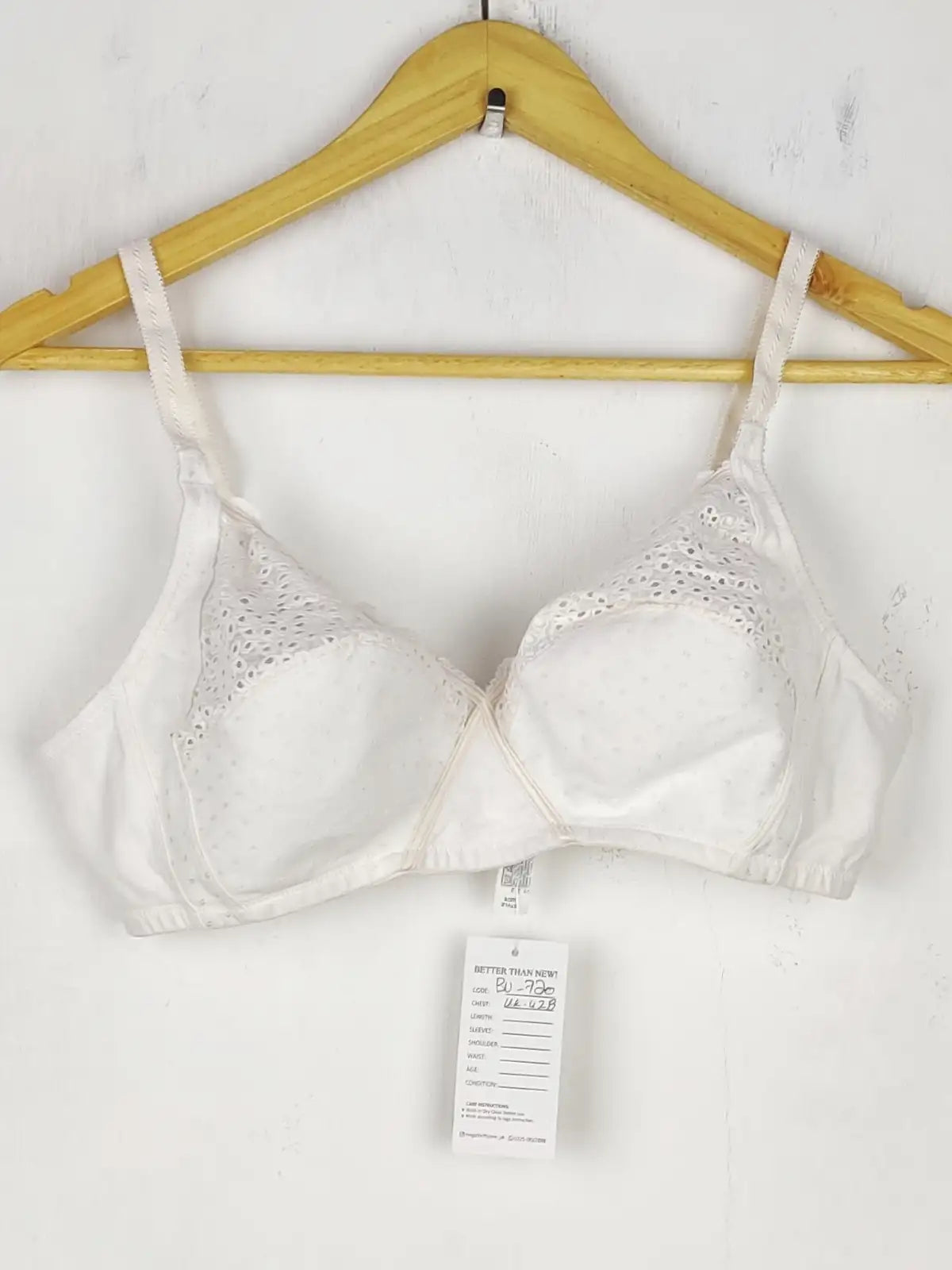Buy online pre-used pre-loved 100% authentic & Original branded Playtex , Uk 42B (BU-720) available in Pakistan. Top international brands avilable.