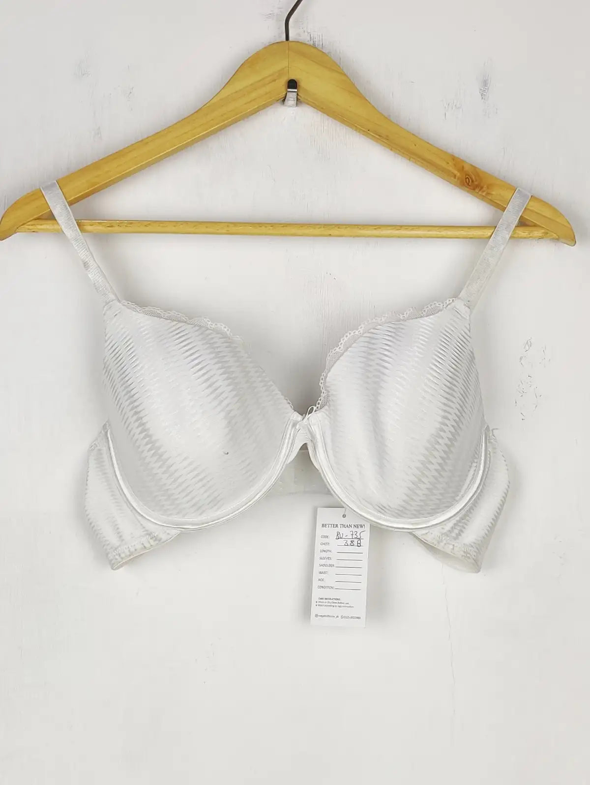 Buy online pre-used pre-loved 100% authentic & Original branded Tu , Uk 38B (BU-735) available in Pakistan. Top international brands avilable.