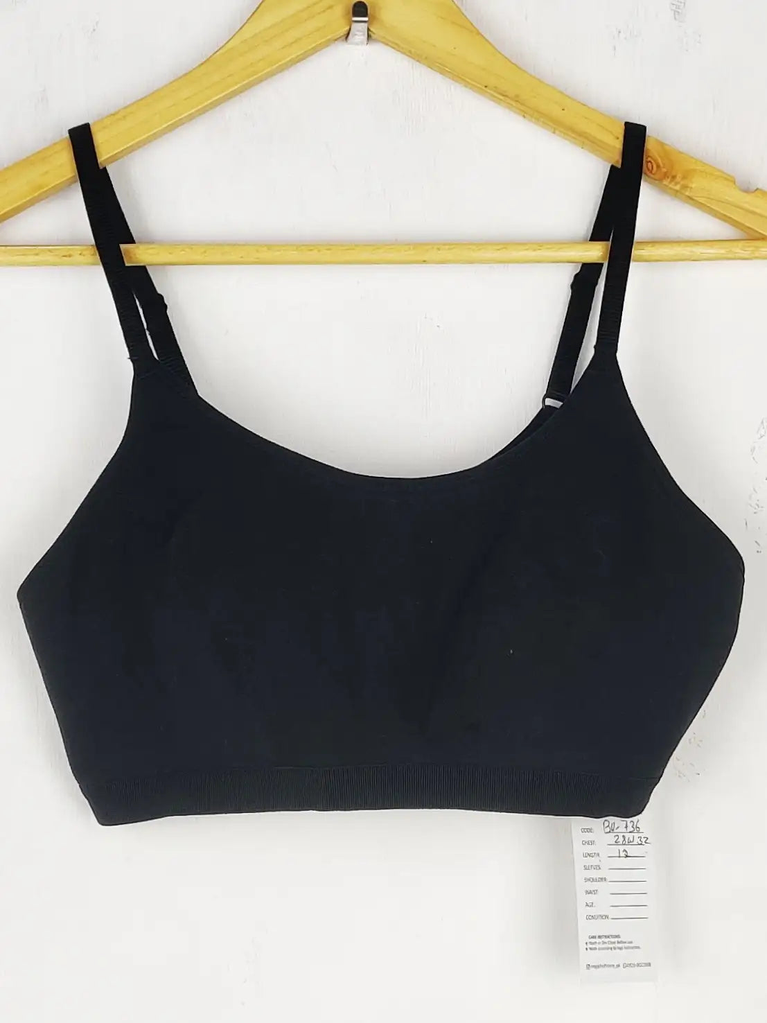 Buy online pre-used pre-loved 100% authentic & Original branded Marks & Spencer, Uk 14 (BU-736) available in Pakistan. Top international brands avilable.