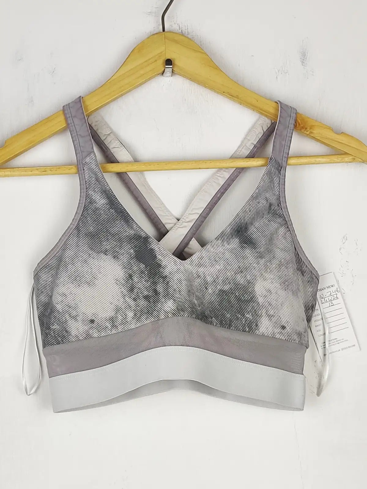 Buy online pre-used pre-loved 100% authentic & Original branded Unknown Brand (BU-748) available in Pakistan. Top international brands avilable.