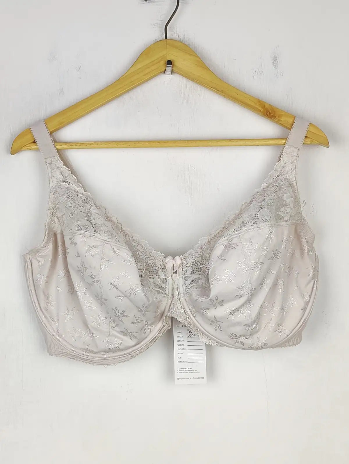 Buy online pre-used pre-loved 100% authentic & Original branded Sarah (BU-774) available in Pakistan. Top international brands avilable.