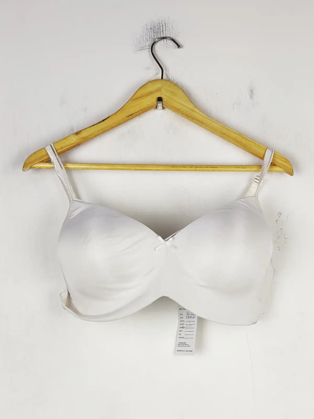 Buy online pre-used pre-loved 100% authentic & Original branded Pretty Polly, Uk 40C (BU-780) available in Pakistan. Top international brands avilable.
