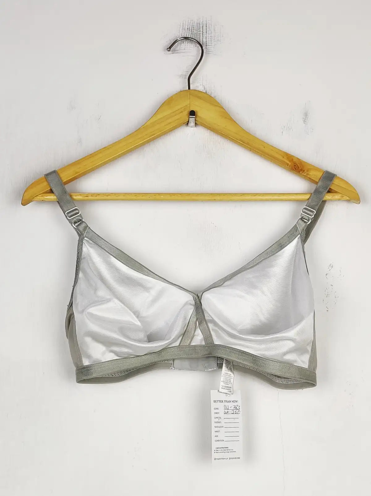 Buy online pre-used pre-loved 100% authentic & Original branded Mark & Spencer,Uk 36E (BU-783) available in Pakistan. Top international brands avilable.