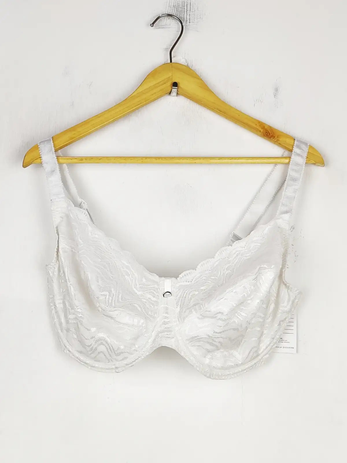 Buy online pre-used pre-loved 100% authentic & Original branded Fantasti, Uk 36Gg (BU-788) available in Pakistan. Top international brands avilable.