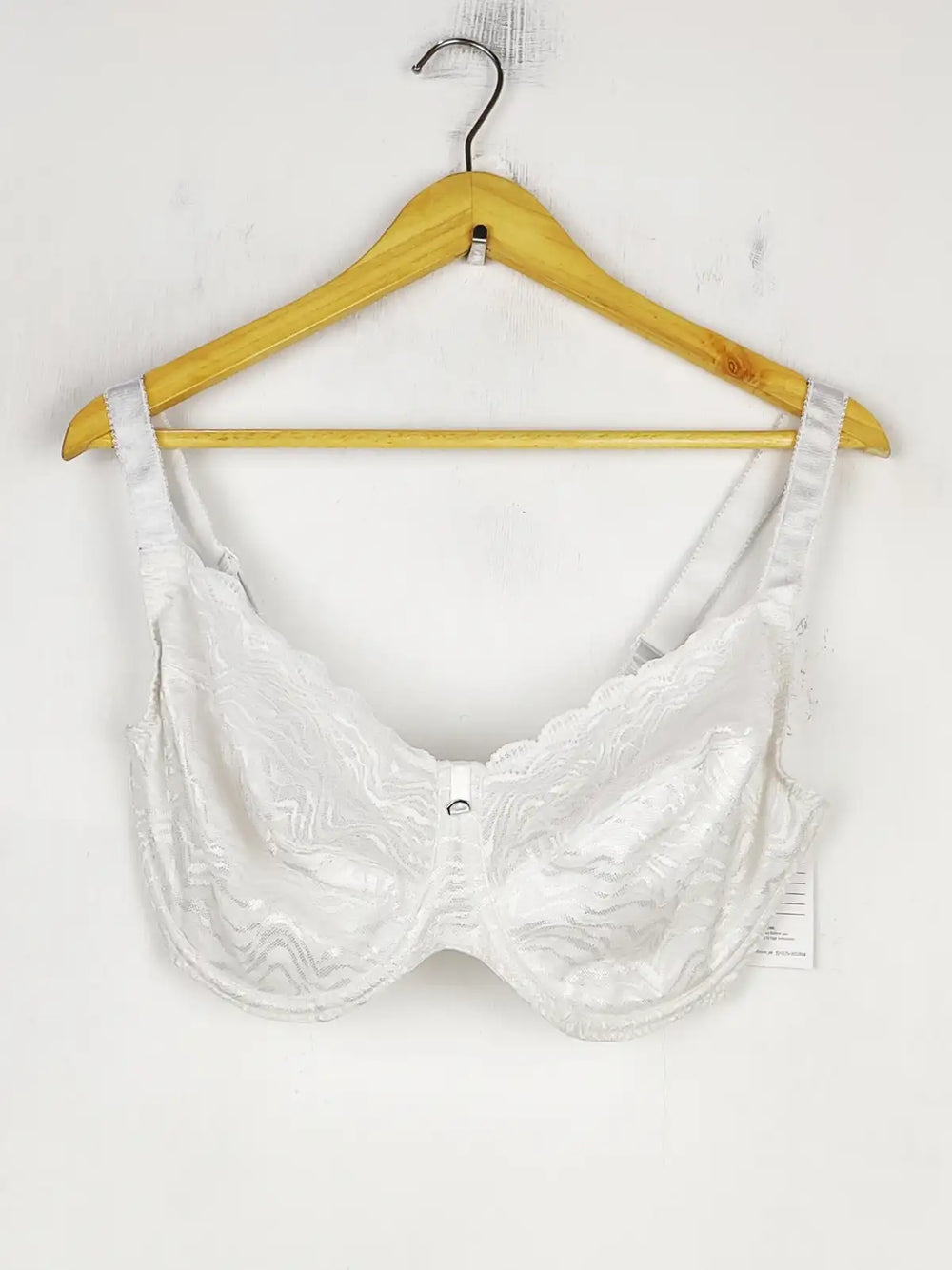 Buy online pre-used pre-loved 100% authentic & Original branded Fantasti, Uk 36Gg (BU-788) available in Pakistan. Top international brands avilable.