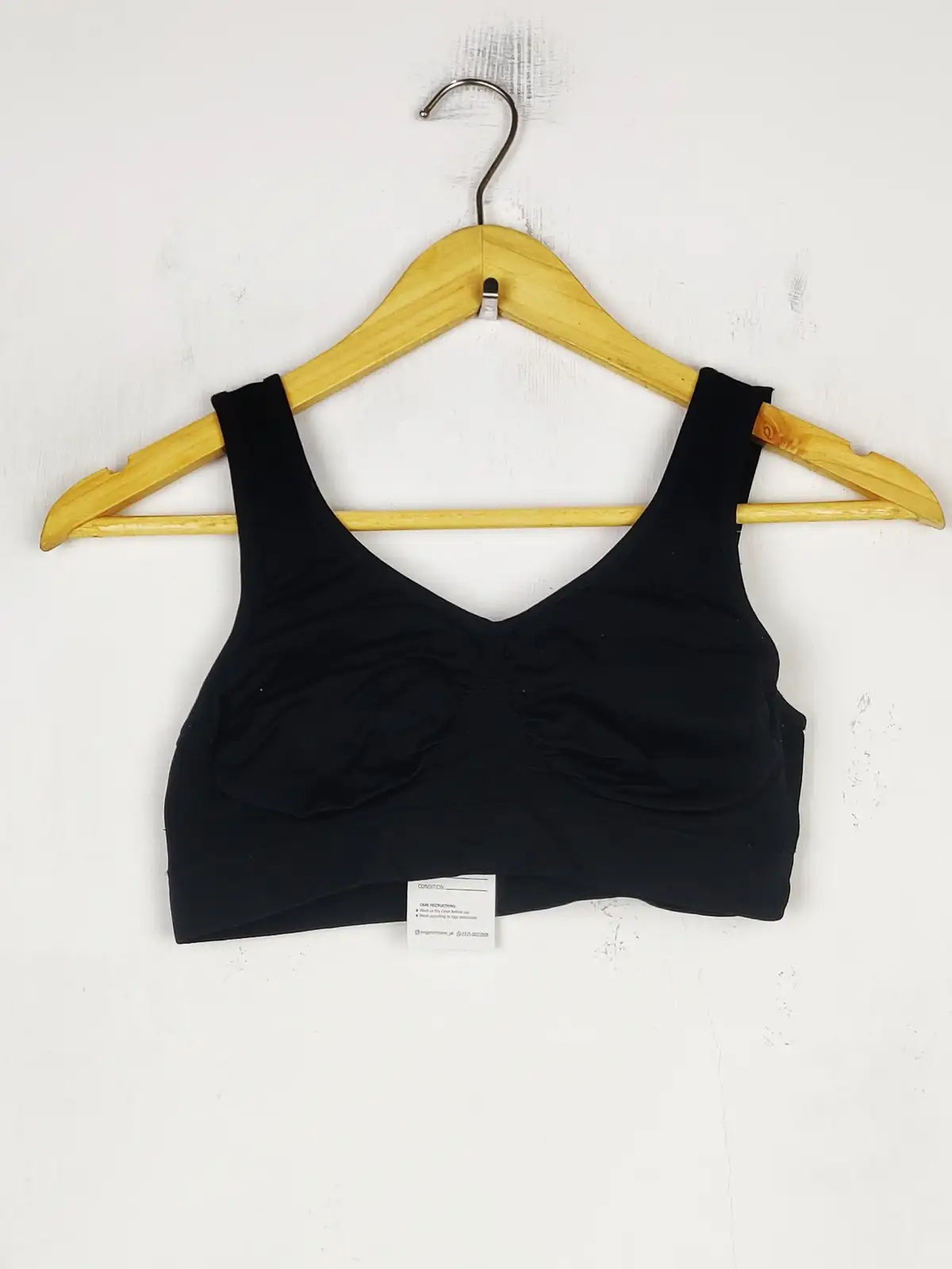 Buy online pre-used pre-loved 100% authentic & Original branded Unknown Brand (BU-827) available in Pakistan. Top international brands avilable.