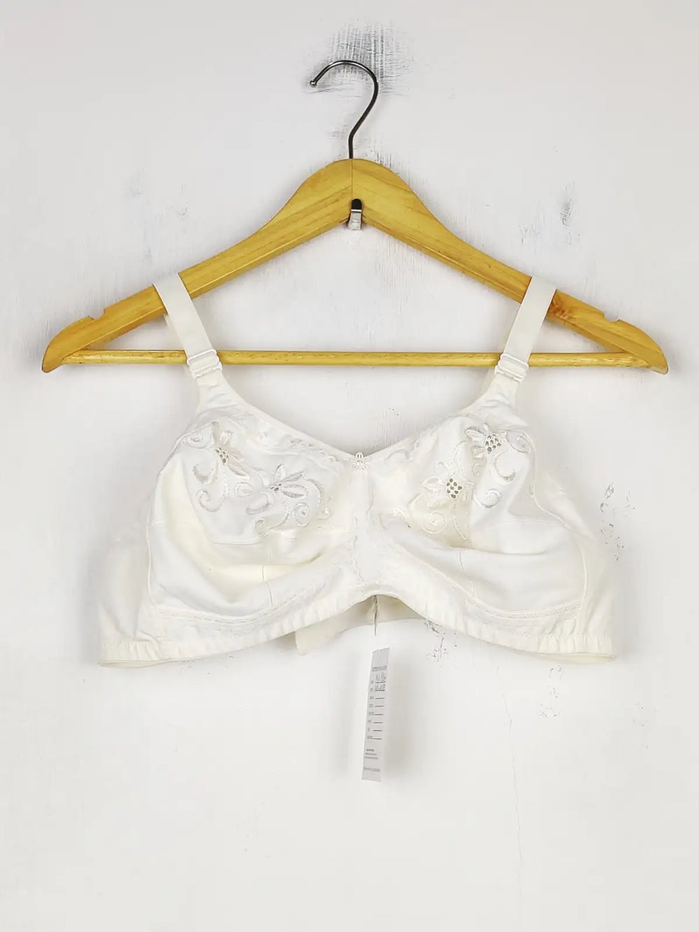 Buy online pre-used pre-loved 100% authentic & Original branded Marks & Spencer, Uk 40B (BU-830) available in Pakistan. Top international brands avilable.