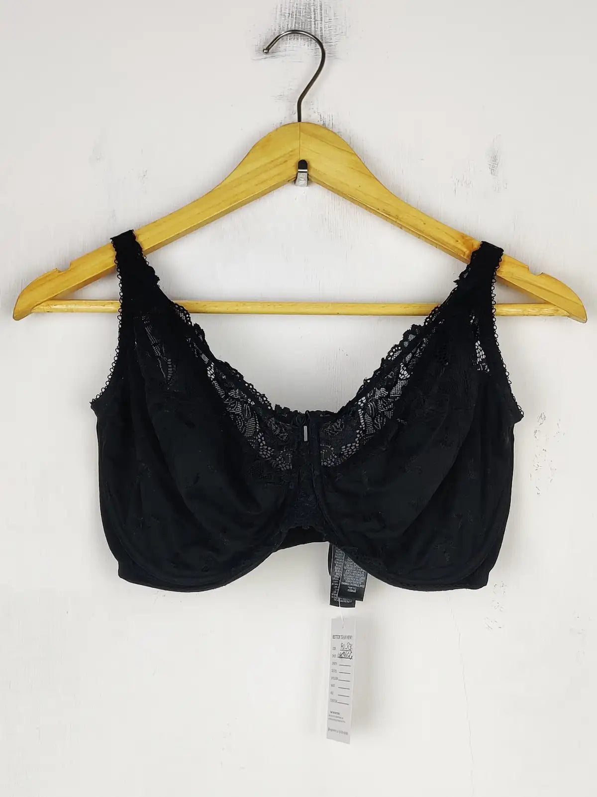 Buy online pre-used pre-loved 100% authentic & Original branded Marks & Spencer, Uk 36Gg (BU-836) available in Pakistan. Top international brands avilable.