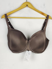 Buy online pre-used pre-loved 100% authentic & Original branded Unknown Brand (BU-856) available in Pakistan. Top international brands avilable.