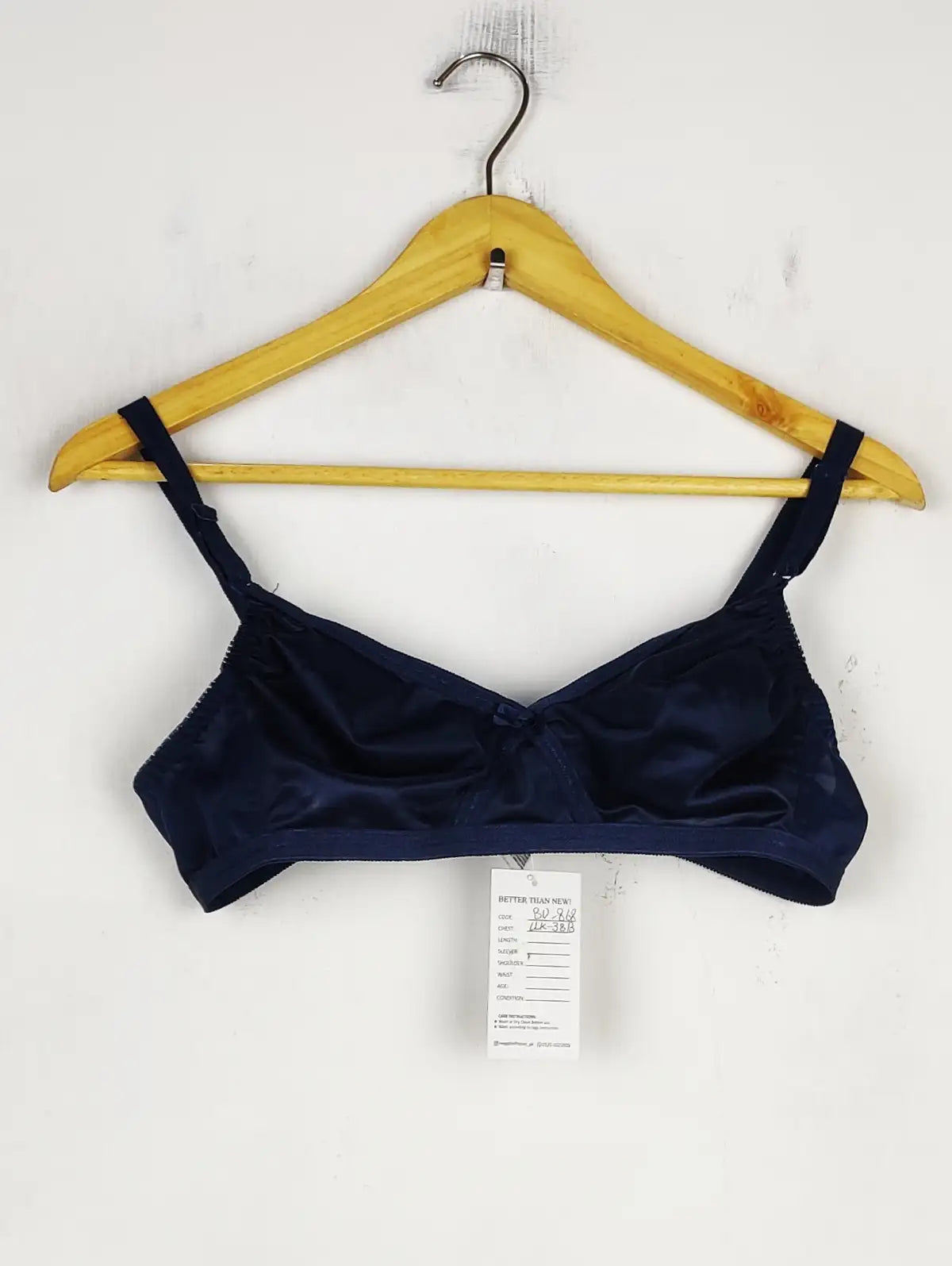 Buy online pre-used pre-loved 100% authentic & Original branded Claire, Uk 38B (BU-868) available in Pakistan. Top international brands avilable.