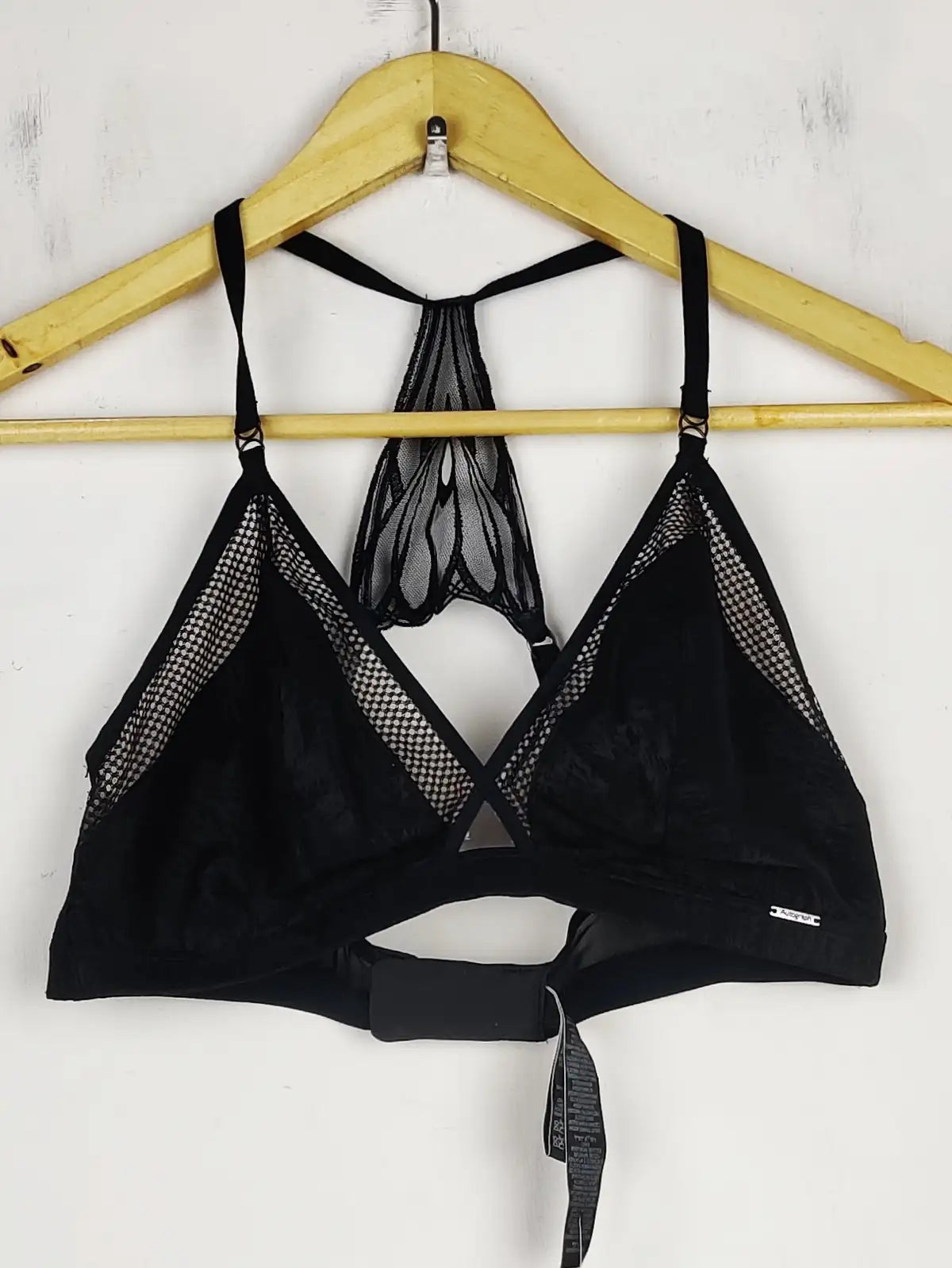 Buy online pre-used pre-loved 100% authentic & Original branded Autograph (BU-87) available in Pakistan. Top international brands avilable.