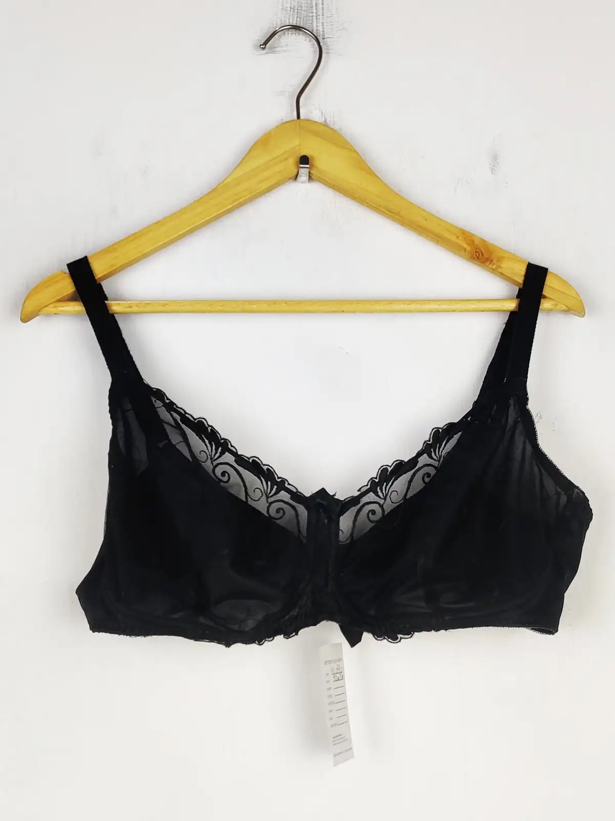 Buy online pre-used pre-loved 100% authentic & Original branded Unknown Brand (BU-880) available in Pakistan. Top international brands avilable.