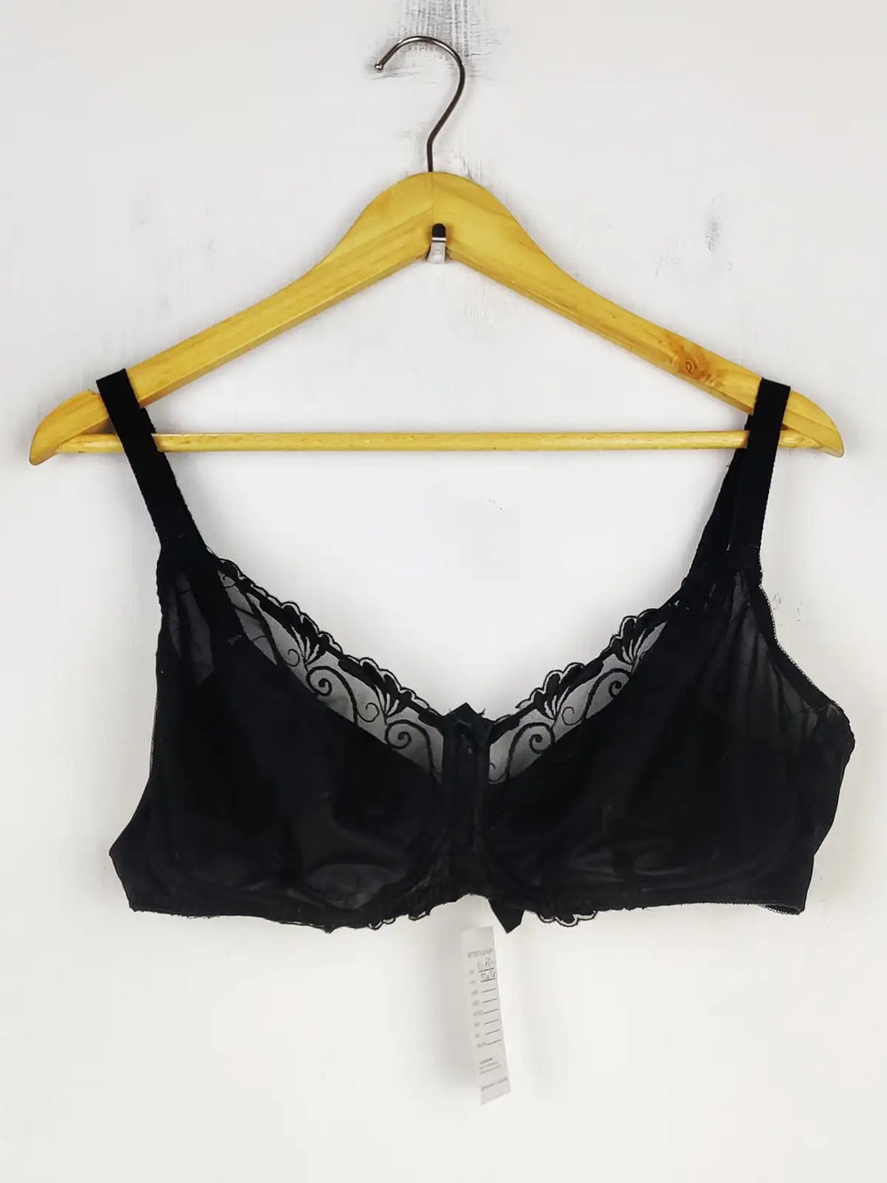 Buy online pre-used pre-loved 100% authentic & Original branded Unknown Brand (BU-880) available in Pakistan. Top international brands avilable.