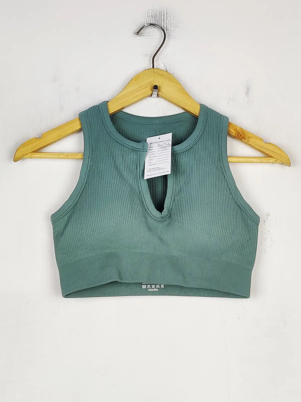 Buy online pre-used pre-loved 100% authentic & Original branded Unknown Brand (BU-915) available in Pakistan. Top international brands avilable.