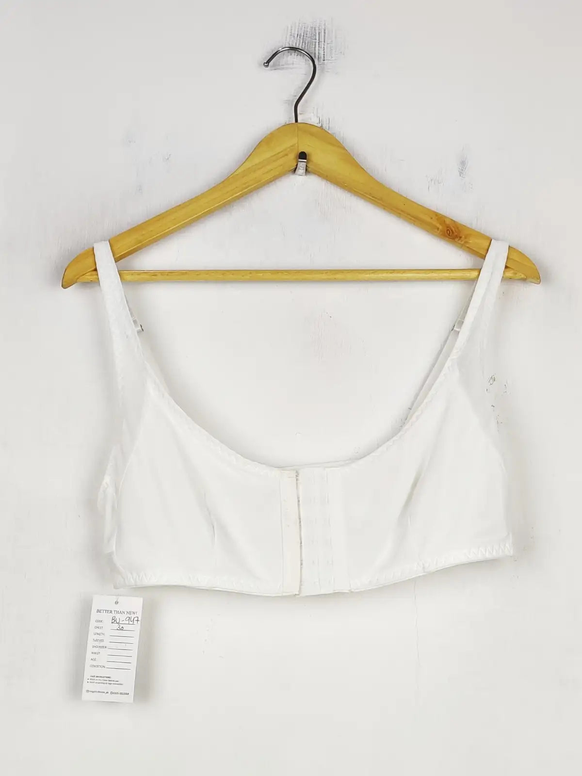 Buy online pre-used pre-loved 100% authentic & Original branded Unknown Brand (BU-947) available in Pakistan. Top international brands avilable.