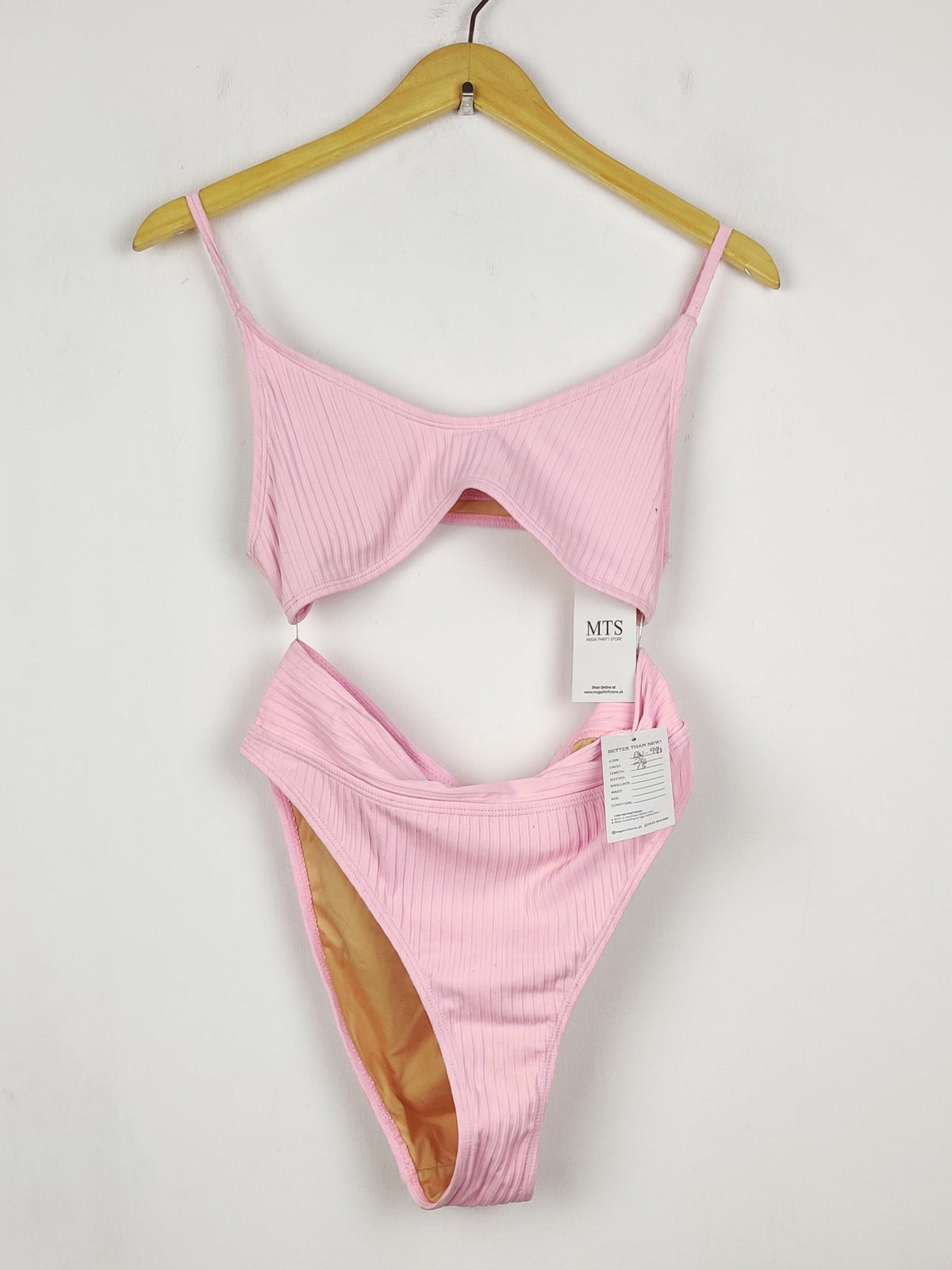 Buy online pre-used pre-loved 100% authentic & Original branded Body (BU-991) available in Pakistan. Top international brands avilable.