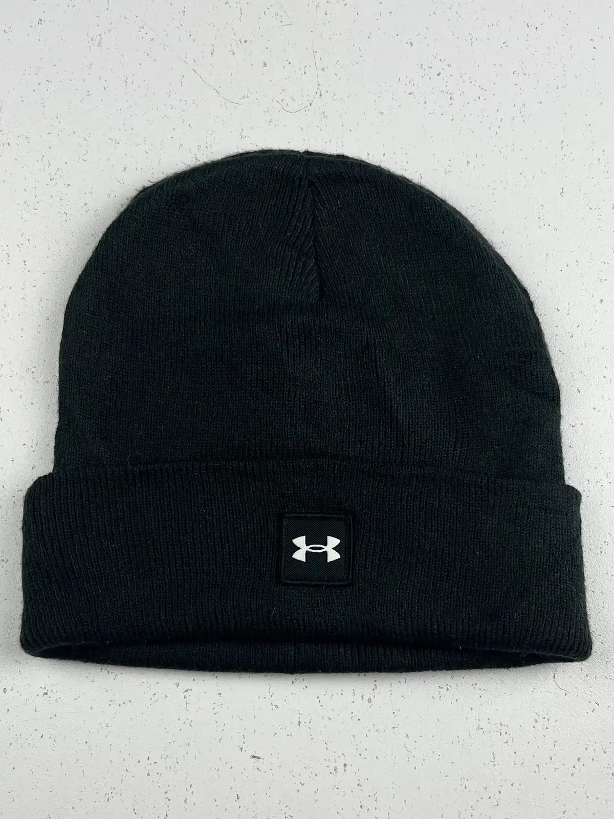 Buy online pre-used pre-loved 100% authentic & Original branded Under Armour (C-504) available in Pakistan. Top international brands avilable.