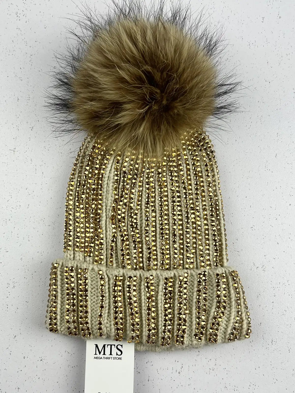 Buy online pre-used pre-loved 100% authentic & Original branded Unknown Brand (C-506) available in Pakistan. Top international brands avilable.