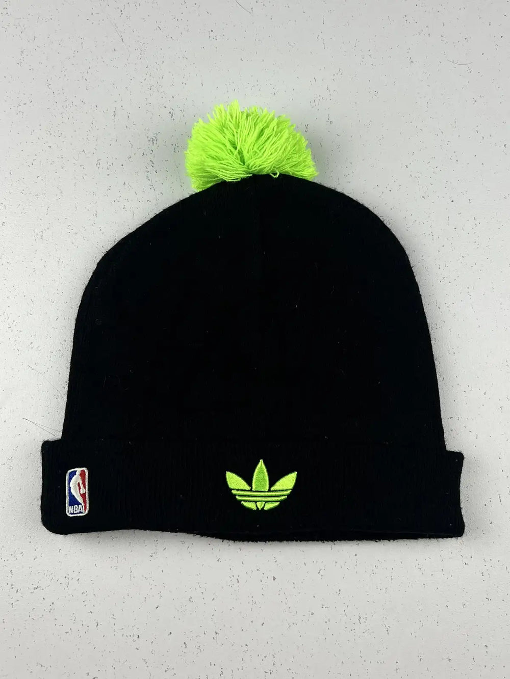 Buy online pre-used pre-loved 100% authentic & Original branded Adidas (C-544) available in Pakistan. Top international brands avilable.