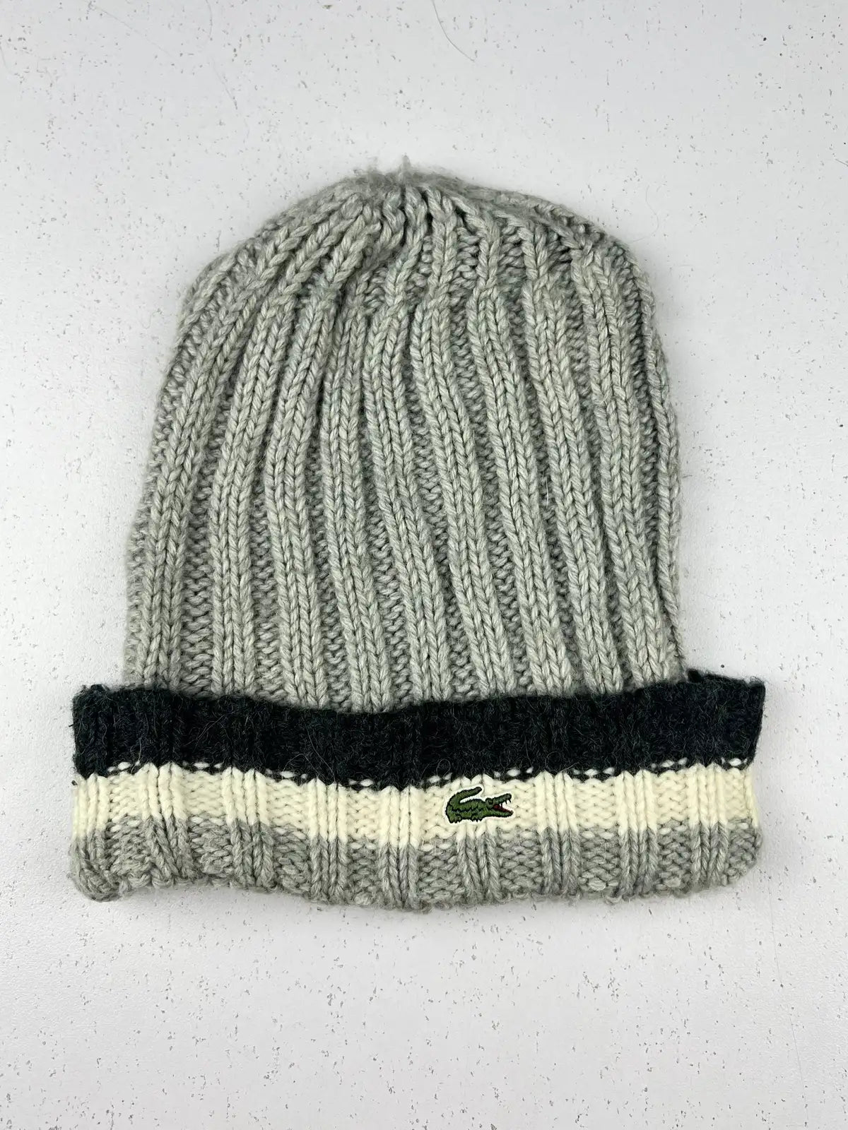 Buy online pre-used pre-loved 100% authentic & Original branded Lacoste (C-546) available in Pakistan. Top international brands avilable.