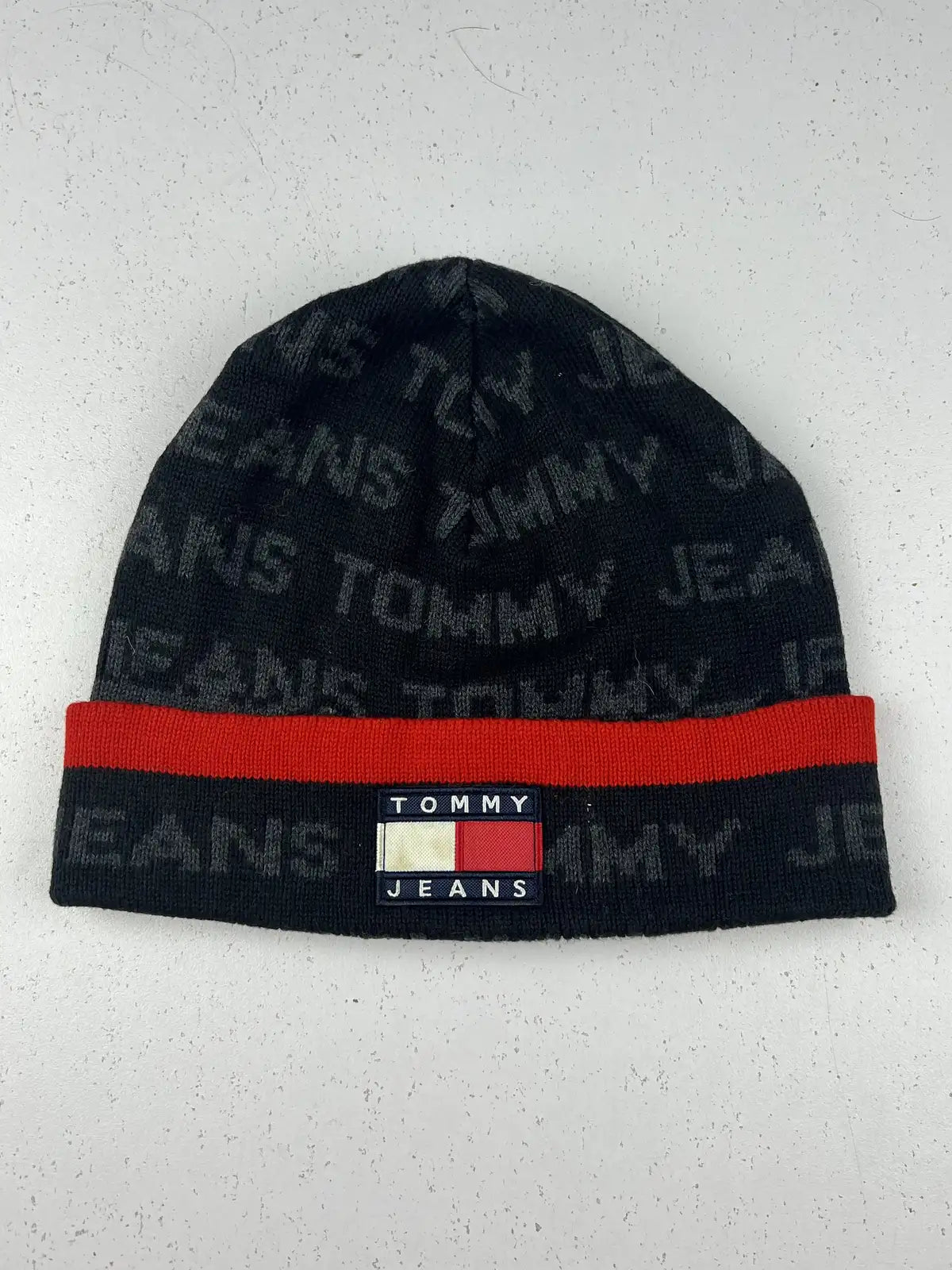 Buy online pre-used pre-loved 100% authentic & Original branded Tommy Hilfiger (C-550) available in Pakistan. Top international brands avilable.