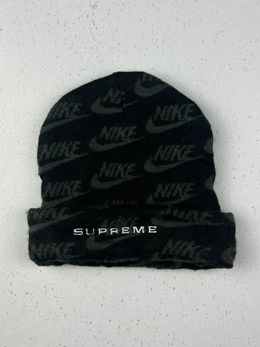 Buy online pre-used pre-loved 100% authentic & Original branded Nike (C-576) available in Pakistan. Top international brands avilable.