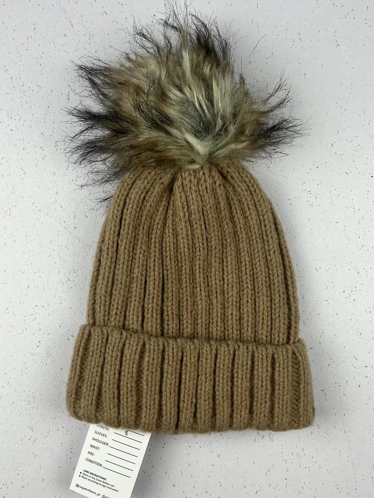 Buy online pre-used pre-loved 100% authentic & Original branded New Look (C-595) available in Pakistan. Top international brands avilable.