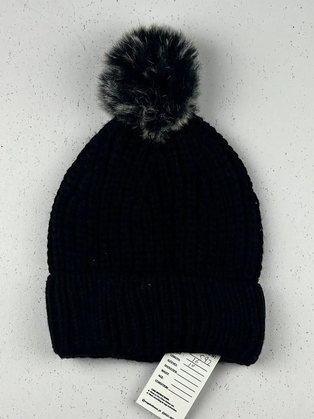 Buy online pre-used pre-loved 100% authentic & Original branded Marks & Spencer (C-597) available in Pakistan. Top international brands avilable.