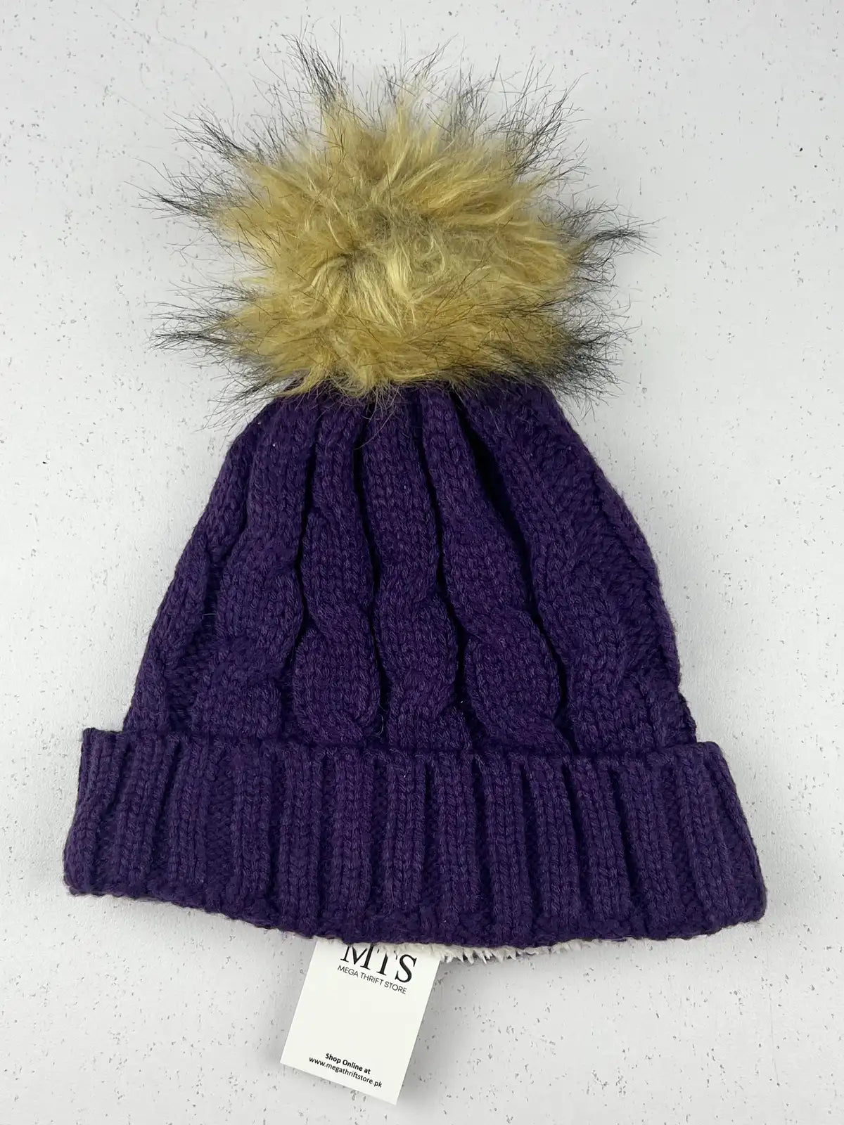 Buy online pre-used pre-loved 100% authentic & Original branded Unknown Brand (C-599) available in Pakistan. Top international brands avilable.