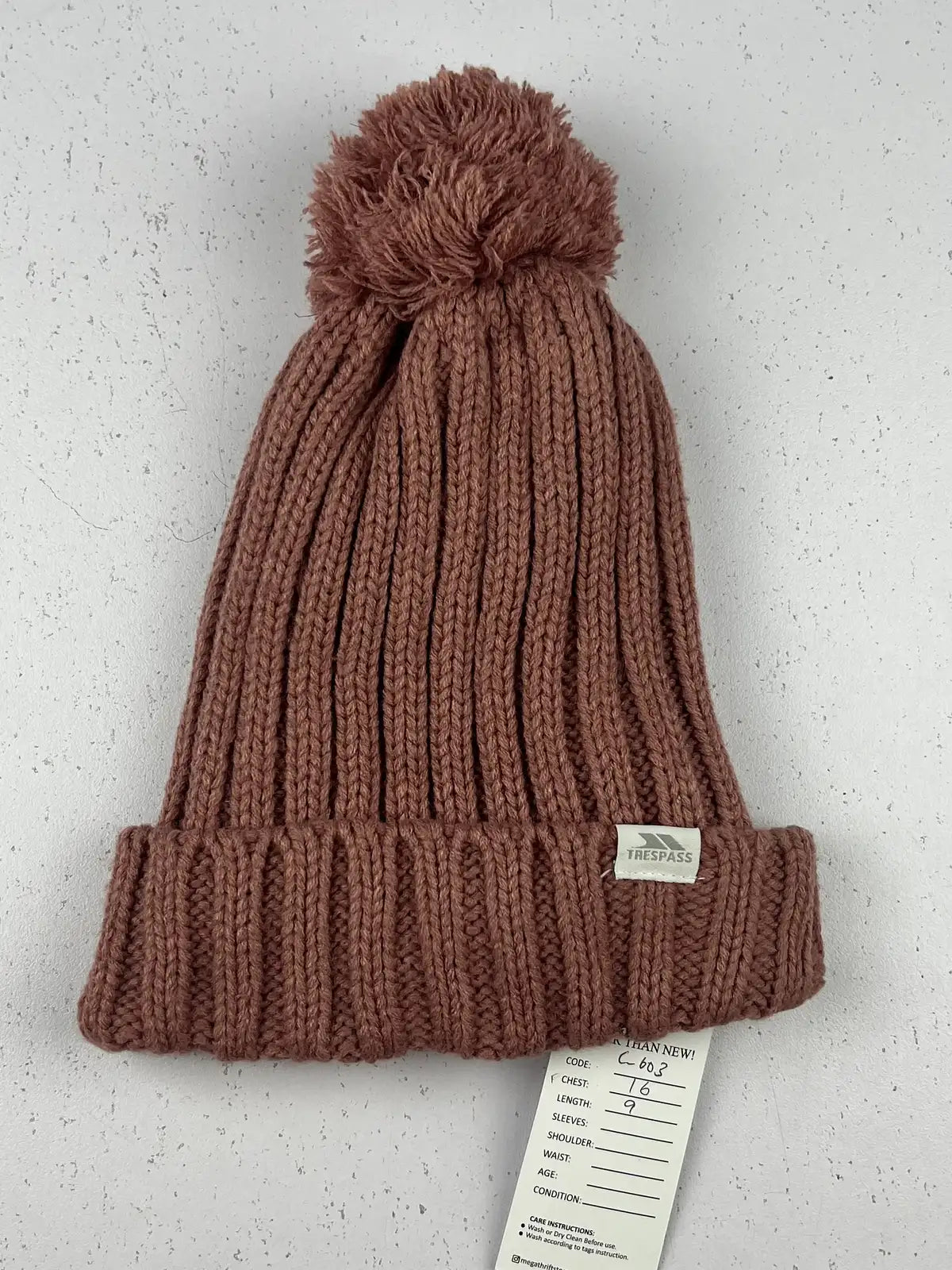 Buy online pre-used pre-loved 100% authentic & Original branded Tresspass (C-603) available in Pakistan. Top international brands avilable.