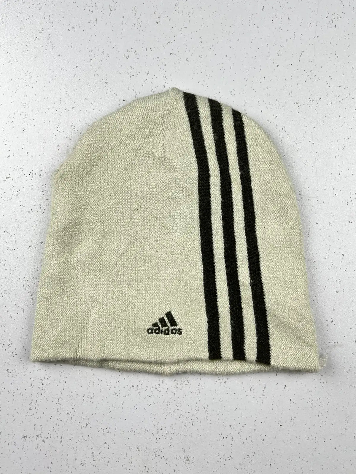 Buy online pre-used pre-loved 100% authentic & Original branded Adidas (C-653) available in Pakistan. Top international brands avilable.