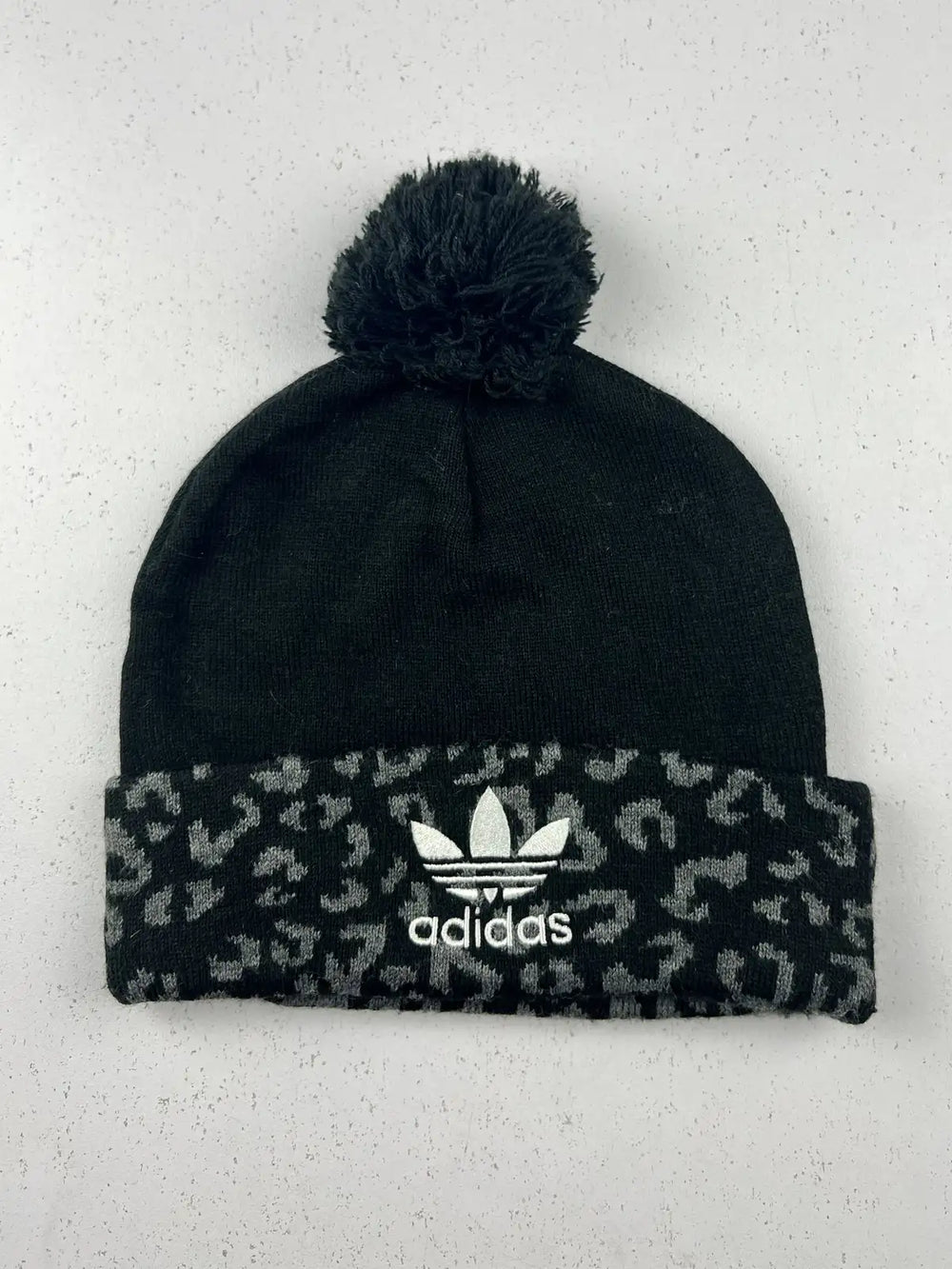 Buy online pre-used pre-loved 100% authentic & Original branded Adidas (C-711) available in Pakistan. Top international brands avilable.