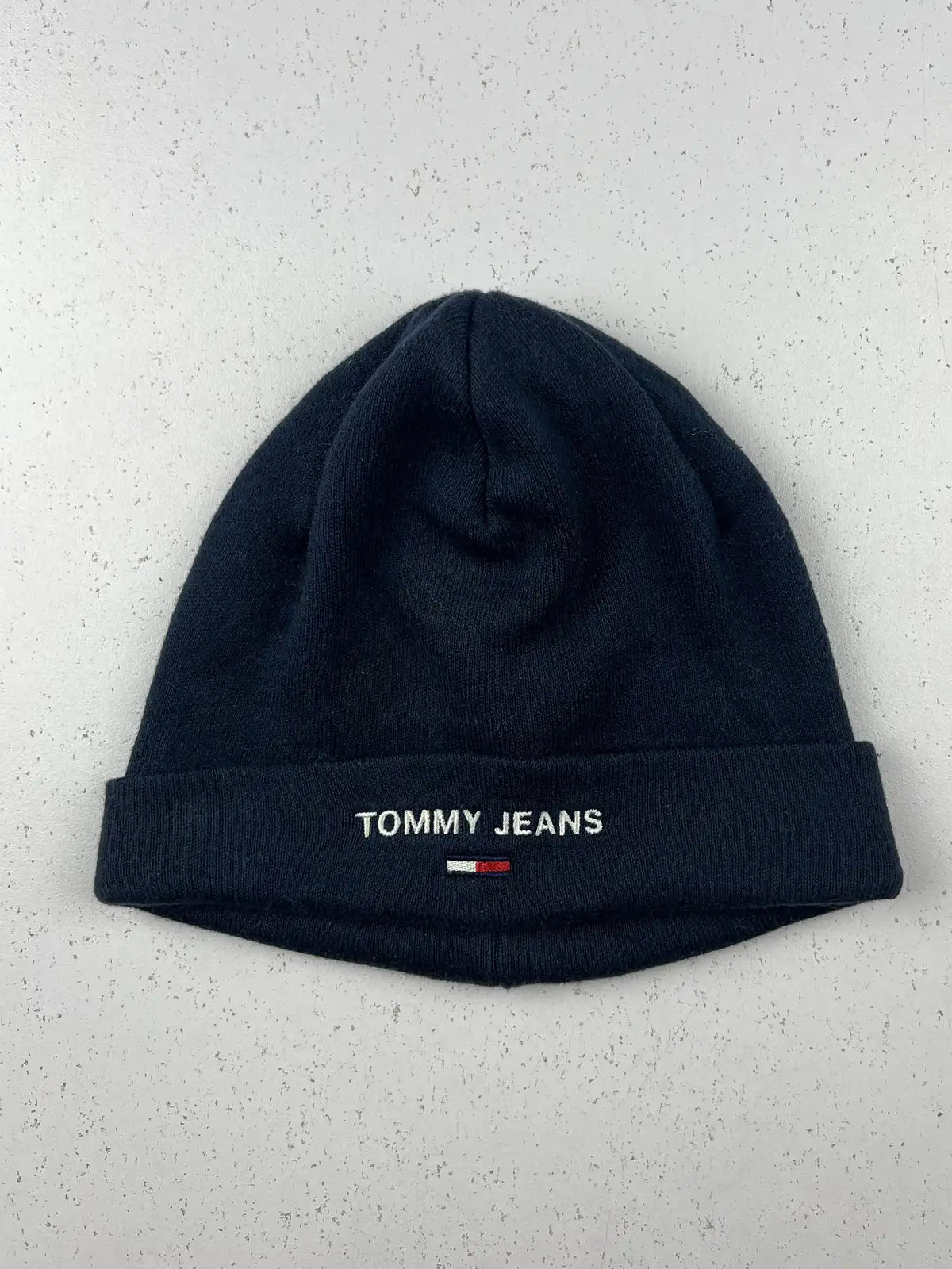 Buy online pre-used pre-loved 100% authentic & Original branded Tommy Jeans (C-743) available in Pakistan. Top international brands avilable.