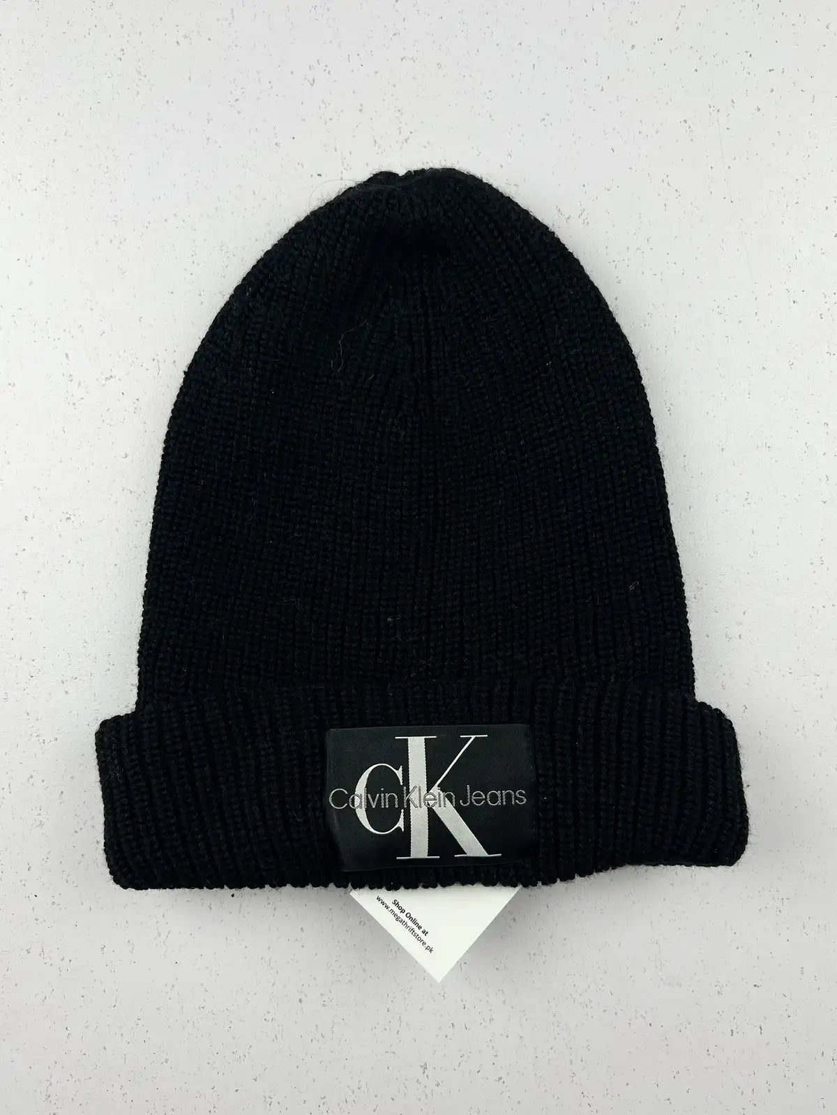 Buy online pre-used pre-loved 100% authentic & Original branded Calvin Klein (C-776) available in Pakistan. Top international brands avilable.