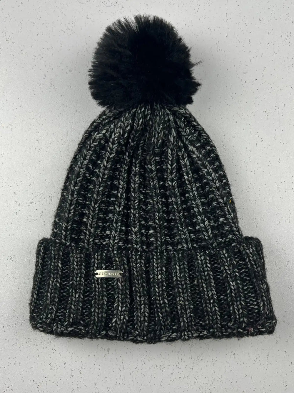 Buy online pre-used pre-loved 100% authentic & Original branded Steve Madden (C-791) available in Pakistan. Top international brands avilable.