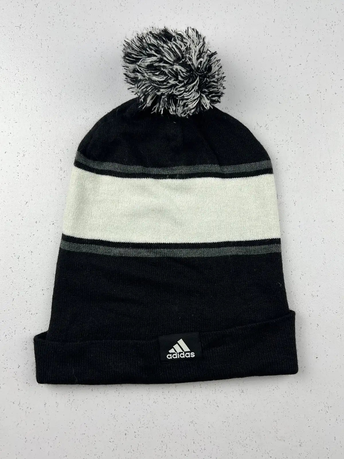 Buy online pre-used pre-loved 100% authentic & Original branded Adidas (C-794) available in Pakistan. Top international brands avilable.