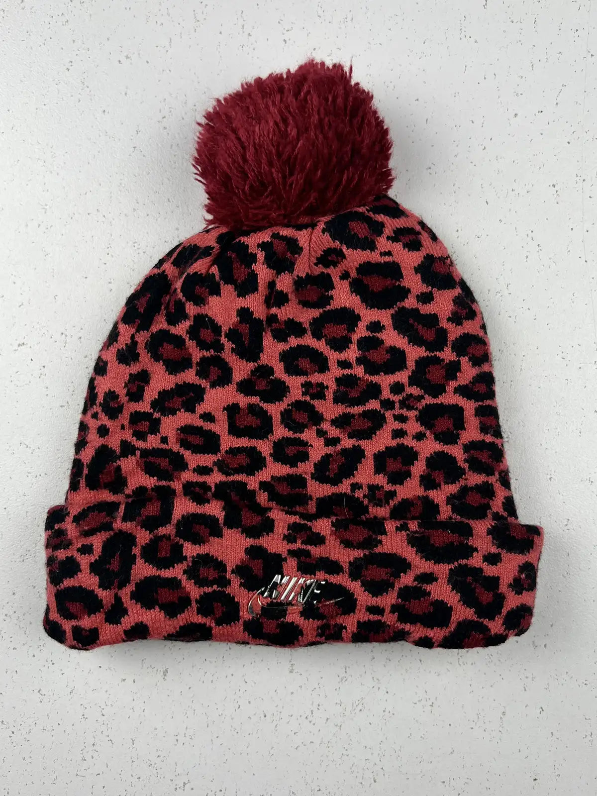 Buy online pre-used pre-loved 100% authentic & Original branded Nike (C-796) available in Pakistan. Top international brands avilable.