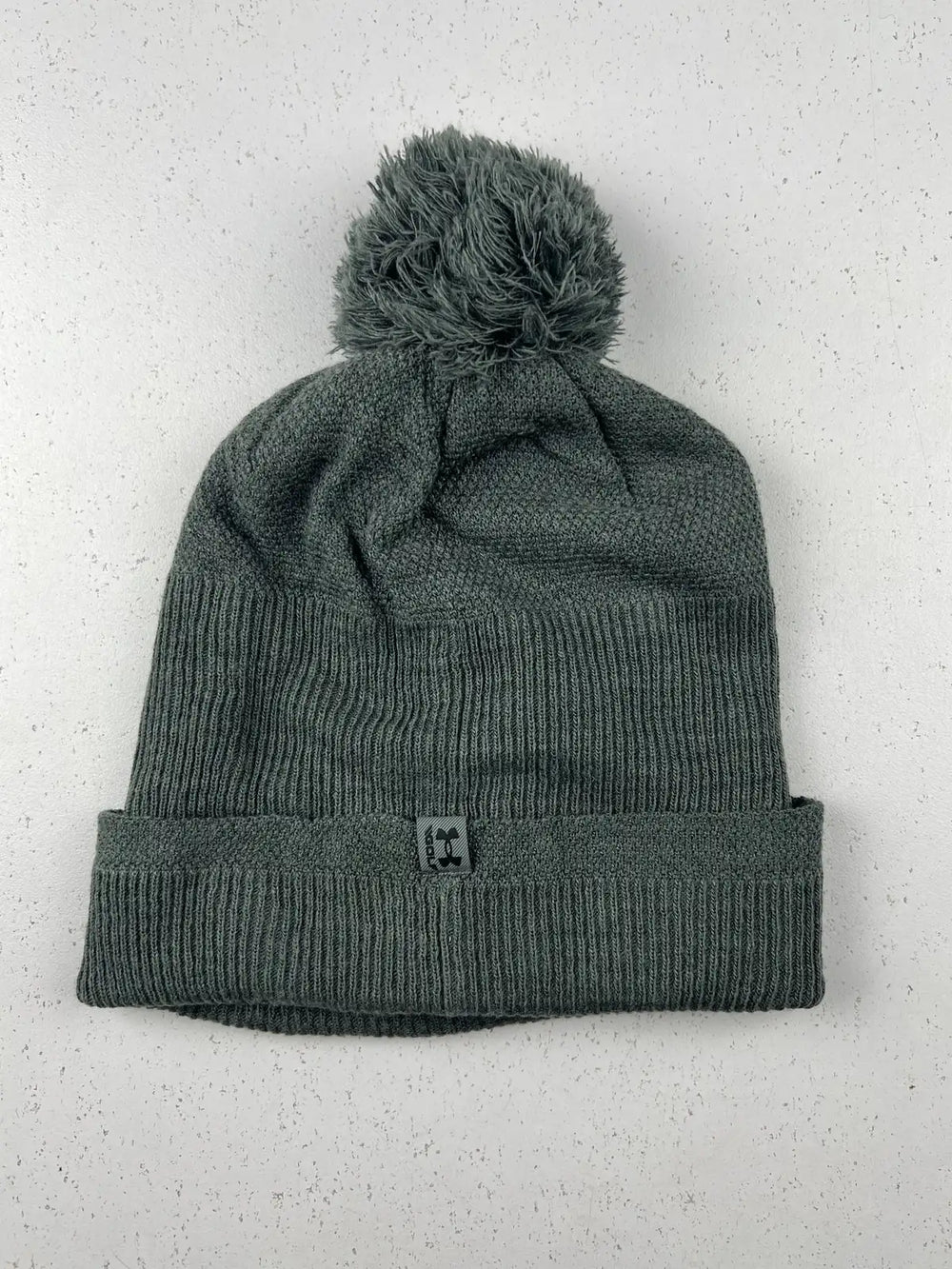 Buy online pre-used pre-loved 100% authentic & Original branded Under Armour (C-803) available in Pakistan. Top international brands avilable.