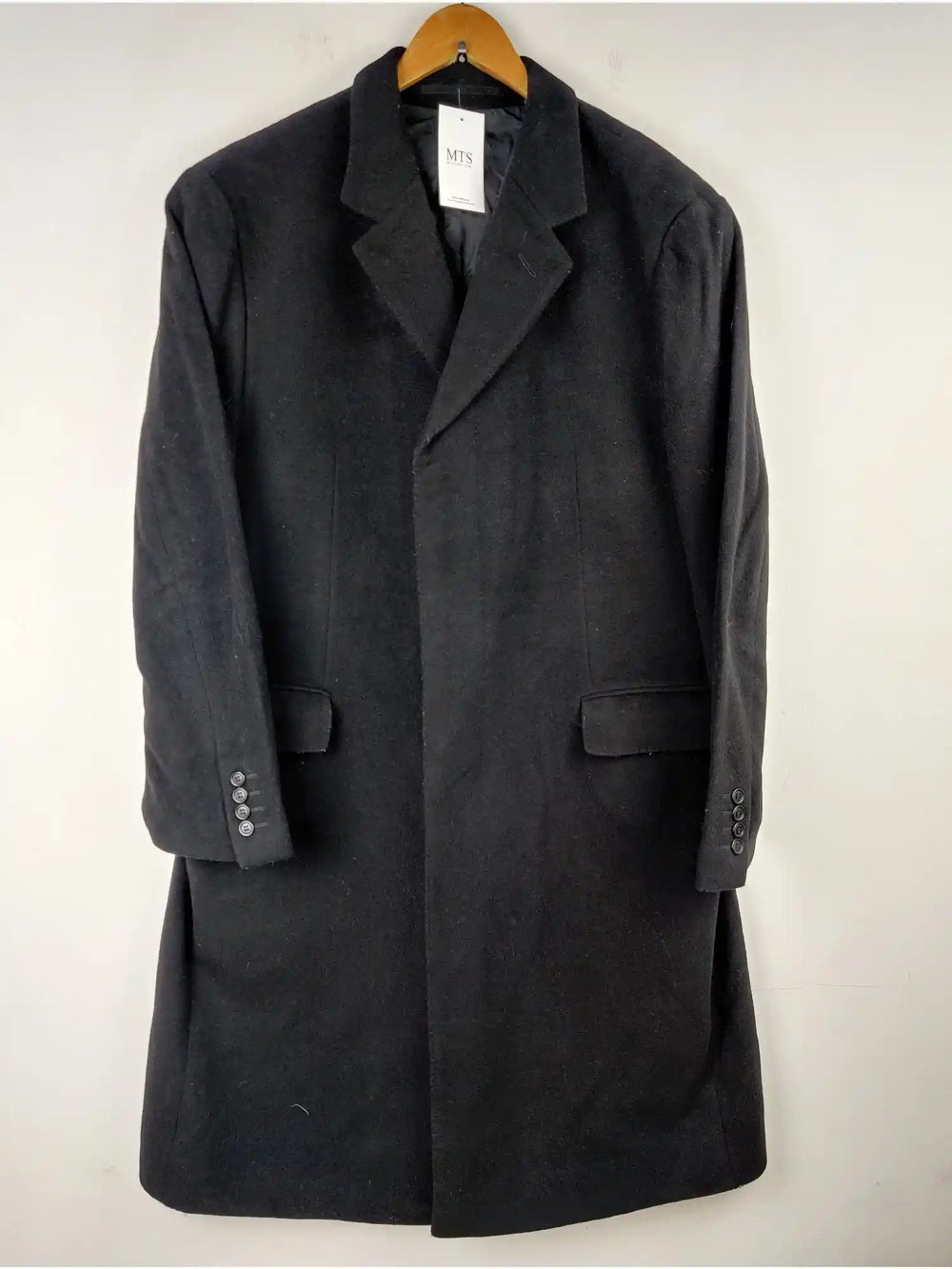 Buy online pre-used pre-loved 100% authentic & Original branded Unknown Brand (CB-09) available in Pakistan. Top international brands avilable.