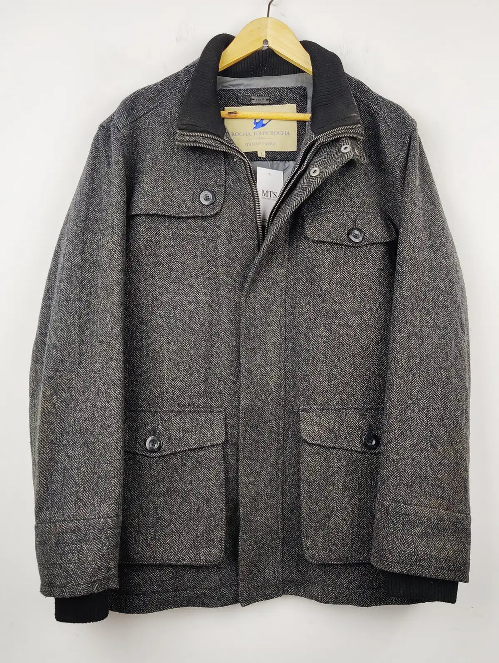 Buy online pre-used pre-loved 100% authentic & Original branded Rocha John Rocha (CB-128) available in Pakistan. Top international brands avilable.