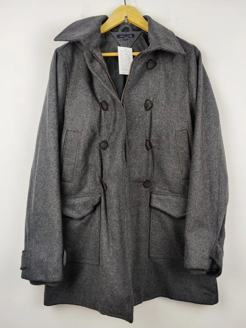 Buy online pre-used pre-loved 100% authentic & Original branded Tommy Hilfiger (CB-136) available in Pakistan. Top international brands avilable.