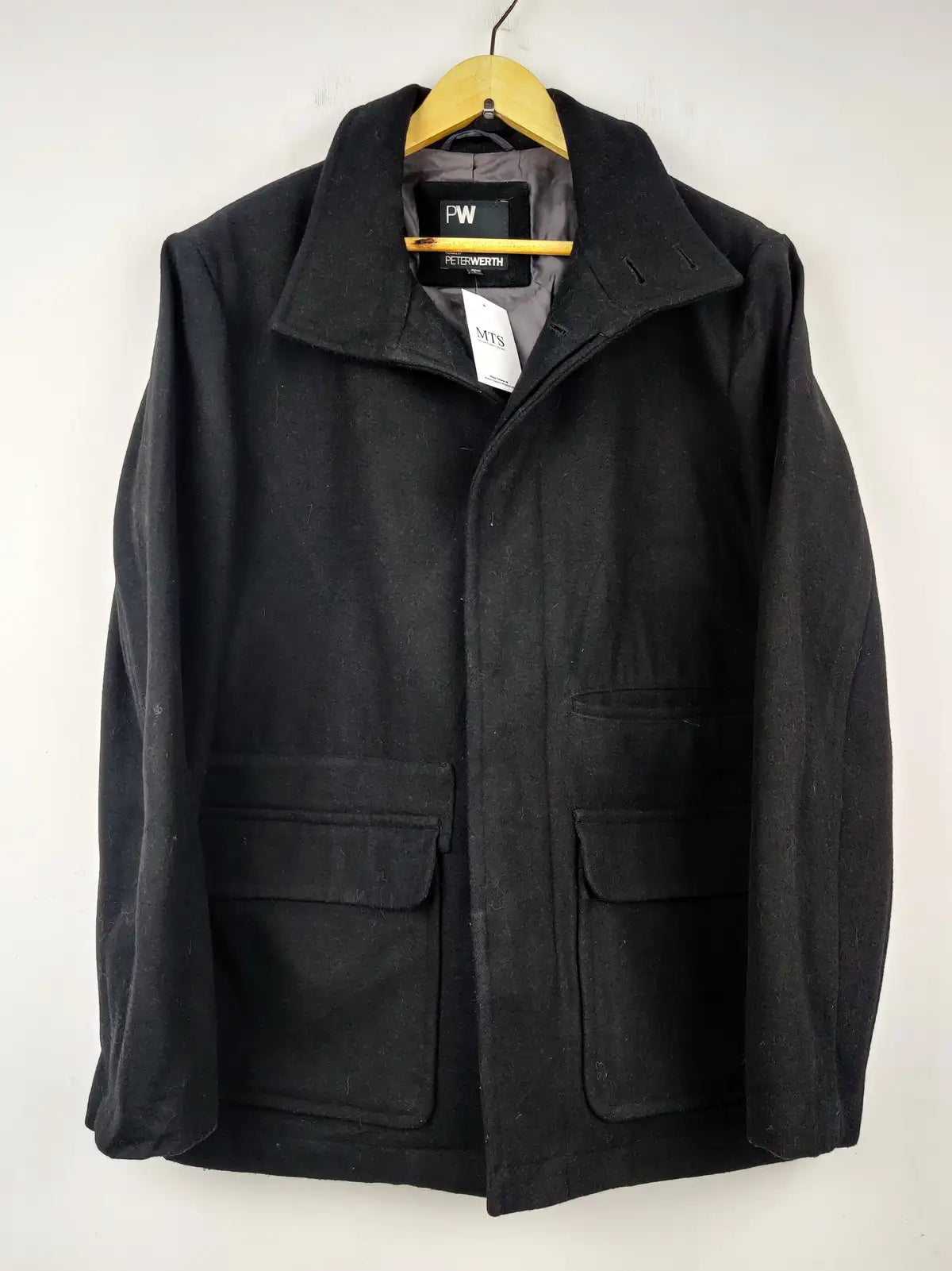 Buy online pre-used pre-loved 100% authentic & Original branded Peter Werth (CB-141) available in Pakistan. Top international brands avilable.